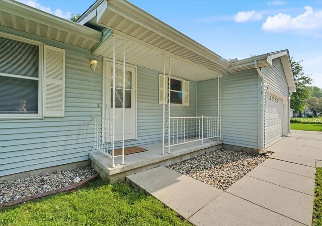 4th image of 2618 W John St, Champaign, IL 61821 | MLS# 12718556