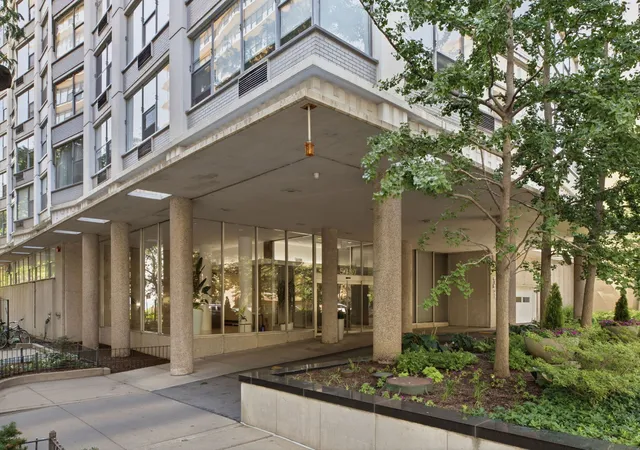 2nd image of 5757 N Sheridan Rd #19D, Chicago, IL 60660 | MLS# 12718565