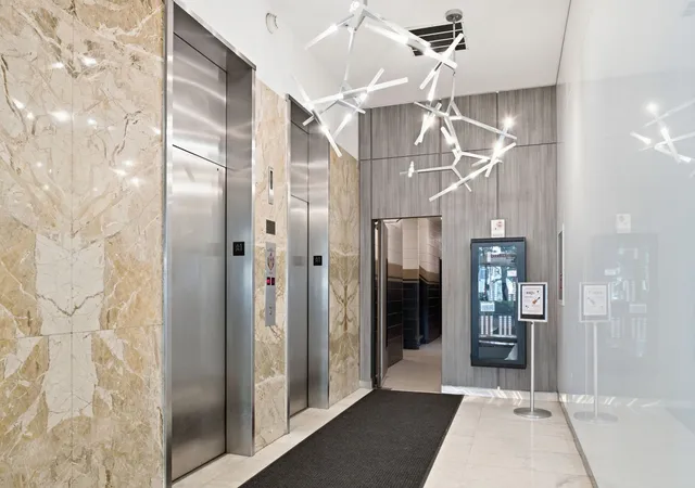 4th image of 5757 N Sheridan Rd, Chicago, IL 60660