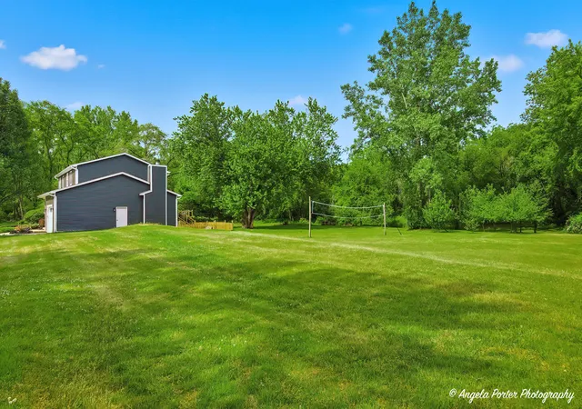 3rd image of 2711 Old Oak Dr, Mc Henry, IL 60050 | MLS# 12718677