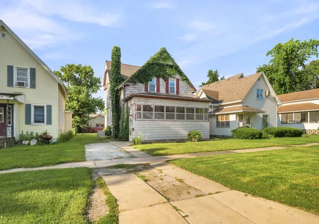 Photo 1 of Single family home for sale at 111 W Delaware St, Dwight, IL 60420 | MLS# 12718691 | Listing updated on 2026-08-27