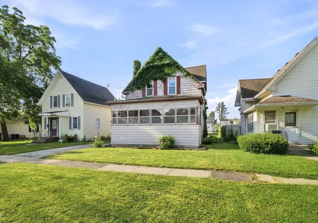 Photo 2 of Single family home for sale at 111 W Delaware St, Dwight, IL 60420 | MLS# 12718691 | Listing updated on 2026-08-27