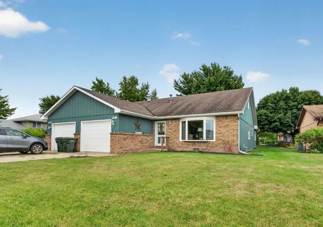 2nd image of 577 Elizabeth Dr, Coal City, IL 60416 | MLS# 12718805