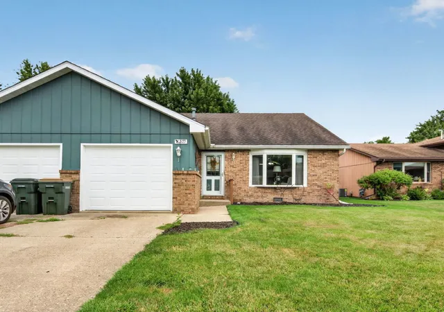 Photo 3 of Condo for sale at 577 Elizabeth Dr, Coal City, IL 60416 | MLS# 12718805 | Listing updated on 2026-09-30
