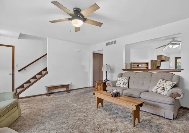 Listing Photo 5 - Condo for sale in building located at 577 Elizabeth Dr, Coal City, IL 60416