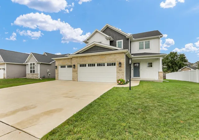 Photo 2 of Single family home for sale at 2009 Max Run Dr, Champaign, IL 61822 | MLS# 12718862 | Listing updated on 2026-08-27