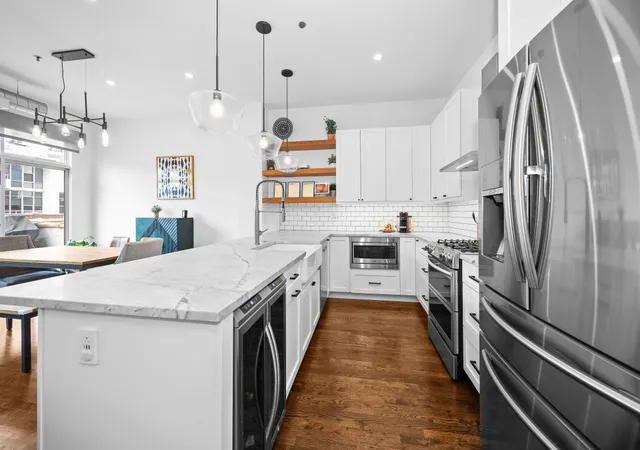 Photo 3 of Condo for sale at 910 W Madison St #901E, Chicago, IL 60607 | MLS# 12718874 | Listing updated on 2026-08-18