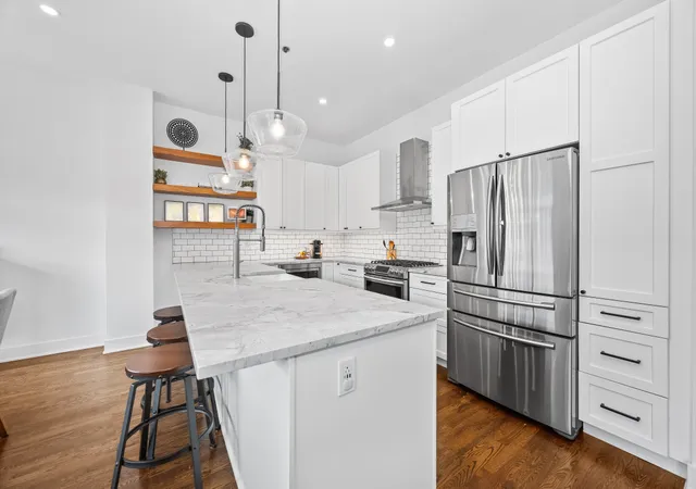 Photo 4 of Condo for sale at 910 W Madison St #901E, Chicago, IL 60607 | MLS# 12718874 | Listing updated on 2026-08-18