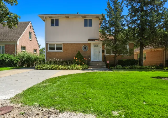 1st image of 119 Elm St, Glenview, IL 60025 | MLS# 12718907