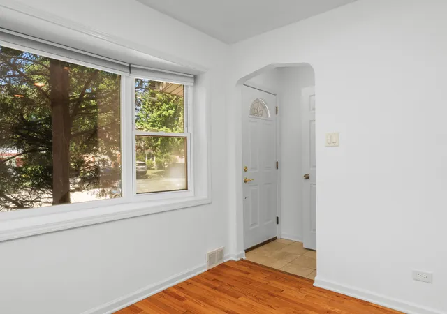 3rd image of 119 Elm St, Glenview, IL 60025 | MLS# 12718907