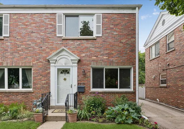 Townhouse for sale at 3405 Park Pl, Evanston, IL 60201 | MLS# 12718908