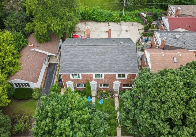 Photo 3 of Townhouse for sale at 3405 Park Pl, Evanston, IL 60201 | MLS# 12718908 | Listing updated on 2026-09-01