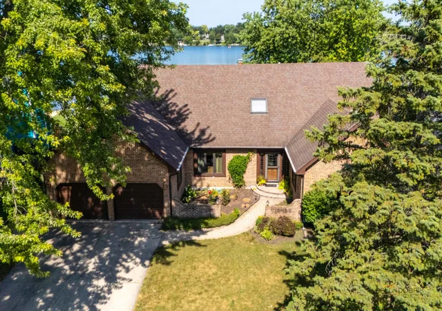 Photo 2 of Single family home for sale at 317 Mainsail Dr, Third Lake, IL 60030 | MLS# 12718950 | Listing updated on 2026-09-01
