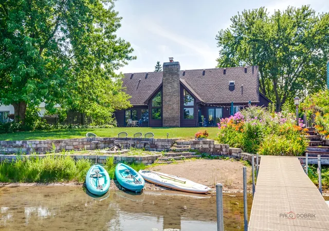 Photo 4 of Single family home for sale at 317 Mainsail Dr, Third Lake, IL 60030 | MLS# 12718950 | Listing updated on 2026-09-01