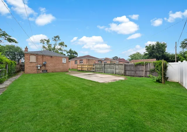 4th image of 423 Jefferson St, Dolton, IL 60419 | MLS# 12719063