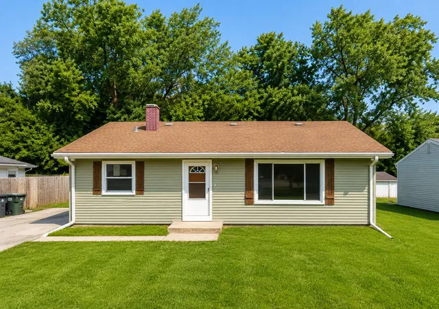 Photo 1 of Single family home for sale at 3236 Roesner Dr, Markham, IL 60428 | MLS# 12719104 | Listing updated on 2026-08-20