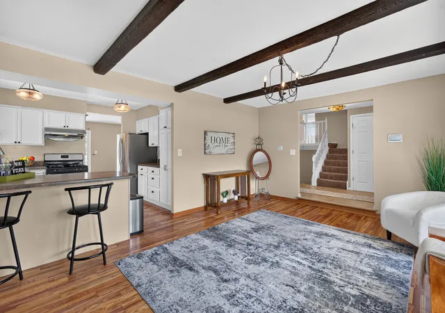 4th image of 1334 Allison Ln, Schaumburg, IL 60194 | MLS# 12719212