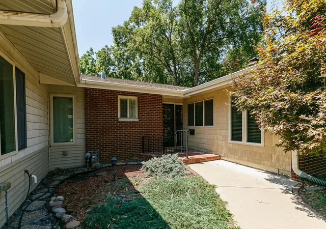 Photo 3 of Single family home for sale at 1831 45th Street, Moline, IL 61265 | MLS# 12719216 | Listing updated on 2026-09-03