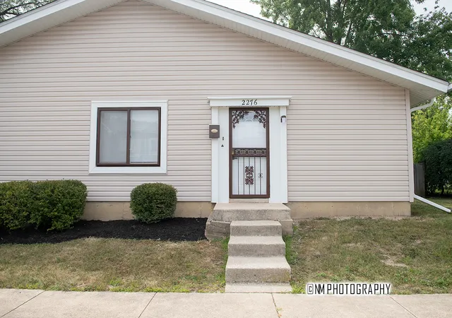 Photo 2 of Townhouse for sale at 2276 Windsor Ln, Country Club Hills, IL 60478 | MLS# 12719220 | Listing updated on 2026-09-01