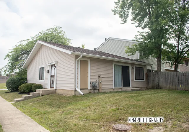 Photo 3 of Townhouse for sale at 2276 Windsor Ln, Country Club Hills, IL 60478 | MLS# 12719220 | Listing updated on 2026-09-01