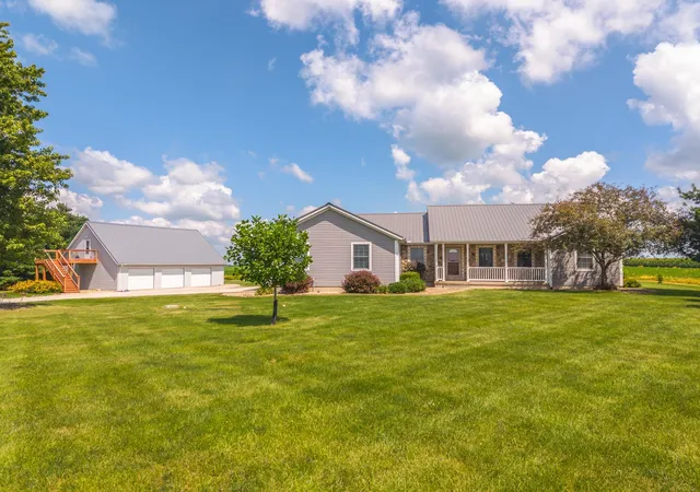 Photo 1 of Single family home for sale at 9850 N 300 East Rd, Gridley, IL 61744 | MLS# 12719513 | Listing updated on 2026-09-01
