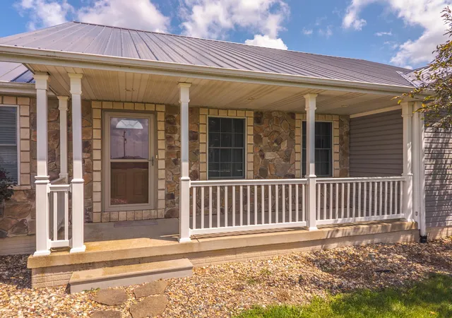 Photo 3 of Single family home for sale at 9850 N 300 East Rd, Gridley, IL 61744 | MLS# 12719513 | Listing updated on 2026-09-01