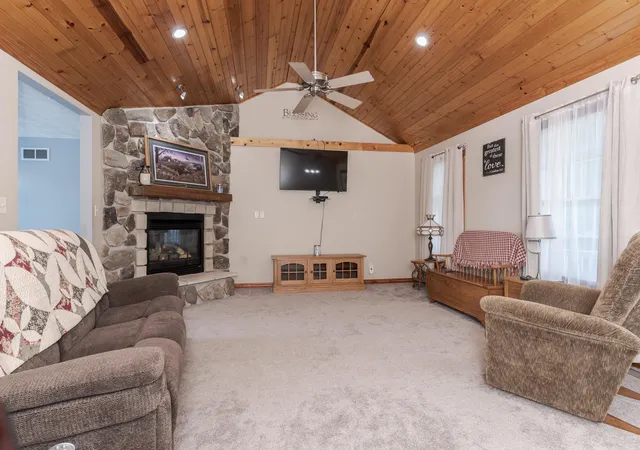 Photo 4 of Single family home for sale at 9850 N 300 East Rd, Gridley, IL 61744 | MLS# 12719513 | Listing updated on 2026-09-01