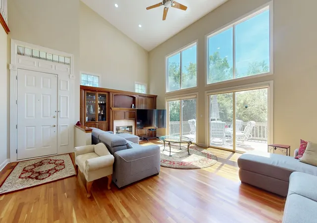 Photo 2 of Townhouse for sale at 1298 S Falcon Dr, Palatine, IL 60067 | MLS# 12719605 | Listing updated on 2026-09-03