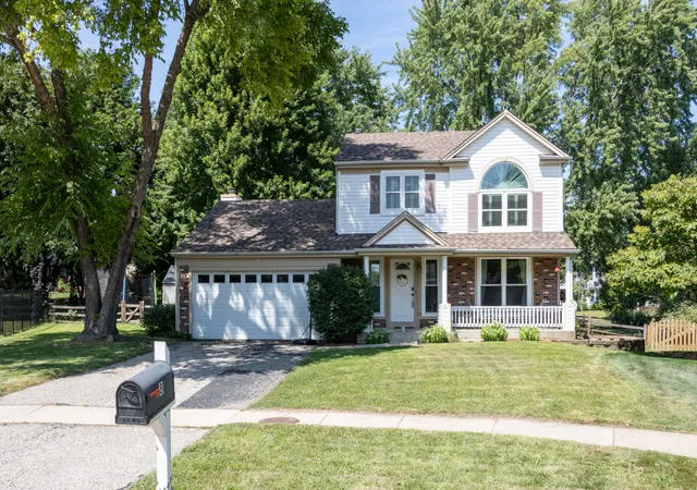 1st image of 8 Raintree Ct, Cary, IL 60013 | MLS# 12719649