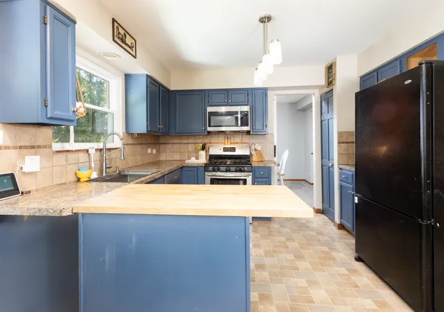 4th image of 8 Raintree Ct, Cary, IL 60013 | MLS# 12719649