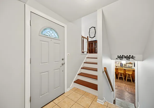 Photo 3 of Single family home for sale at 6930 Blue Flag Ave, Woodridge, IL 60517 | MLS# 12719700 | Listing updated on 2026-08-27