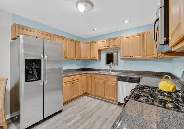 Photo 4 of Townhouse for sale at 175 Harbor Landing, Braidwood, IL 60408 | MLS# 12719784 | Listing updated on 2026-08-31