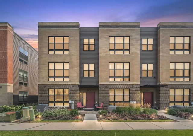 Photo 1 of Townhouse for sale at 323 Summit Cir, Lombard, IL 60148 | MLS# 12719828 | Listing updated on 2026-08-27