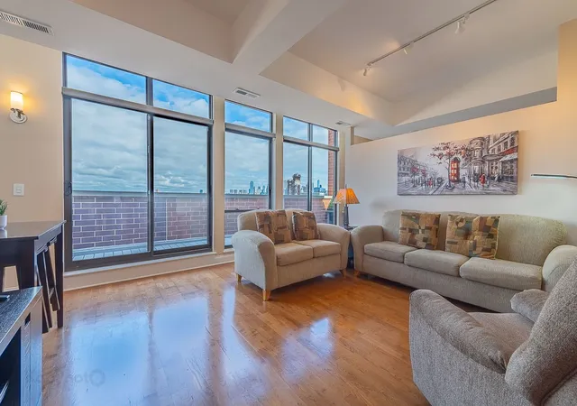 4th image of 2272 S Archer Ave #8E, Chicago, IL 60616 | MLS# 12719829
