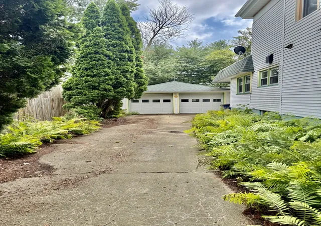 Photo 2 of Single family home for sale at 811 Northwest 3rd Ave, Galva, IL 61434 | MLS# 12719843 | Listing updated on 2026-08-23