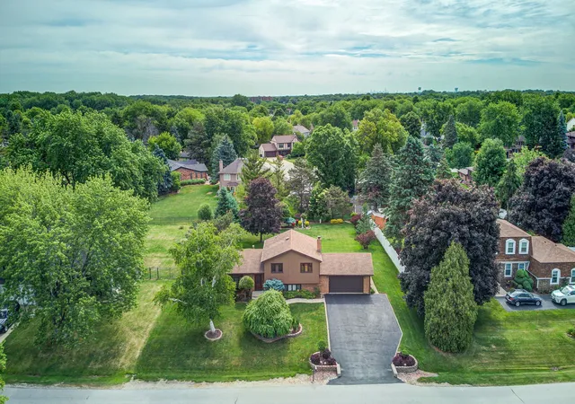 Photo 3 of Single family home for sale at 5n625 Santa Fe Trl, Bloomingdale, IL 60108 | MLS# 12719860 | Listing updated on 2026-08-26