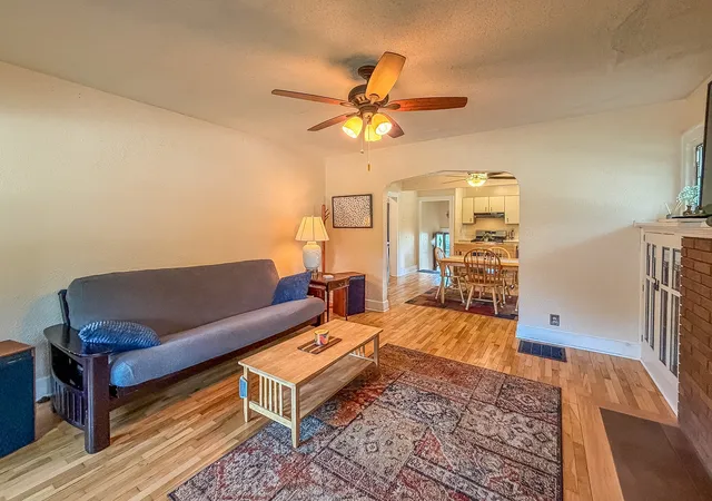 5th image of 918 W Washington St, Champaign, IL 61821 | MLS# 12719903