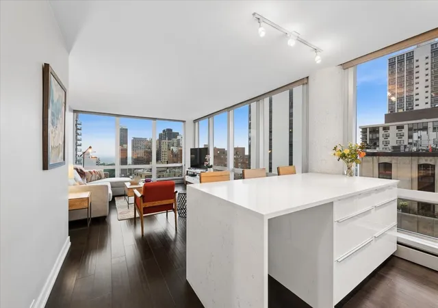 Listing Photo 4 - Condo for sale in building located at 1300 N Astor St, Chicago, IL 60610 - Unit #22B