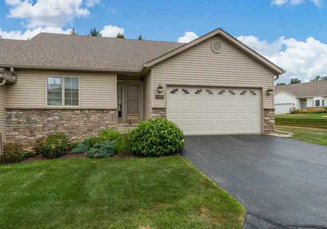 1st image of 1401 Stone Bridge Xing #1401, Rockford, IL 61108 | MLS# 12720100