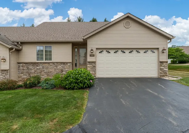 2nd image of 1401 Stone Bridge Xing #1401, Rockford, IL 61108 | MLS# 12720100
