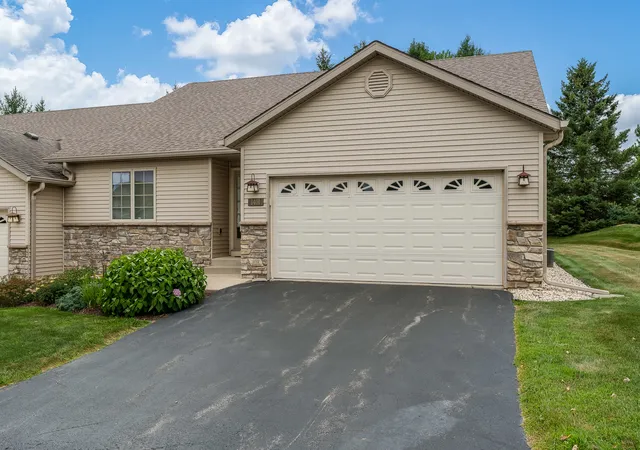 3rd image of 1401 Stone Bridge Xing #1401, Rockford, IL 61108 | MLS# 12720100