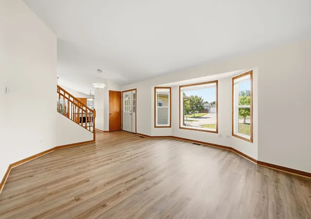 3rd image of 1402 Enborn Dr, Joliet, IL 60431 | MLS# 12720140