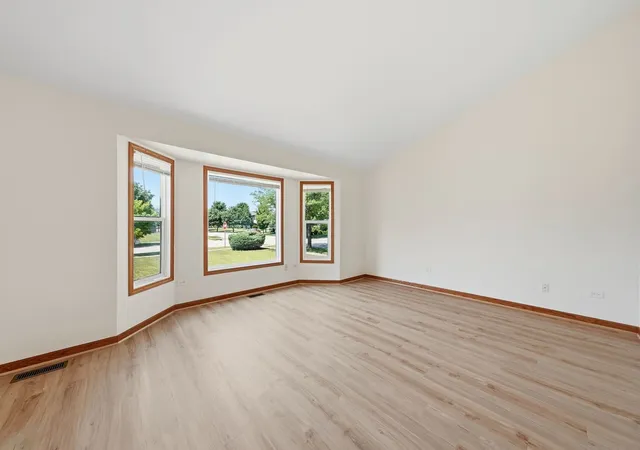 4th image of 1402 Enborn Dr, Joliet, IL 60431 | MLS# 12720140