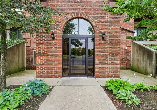 Photo 3 of Condo for sale at 641 Hapsfield Ln #103, Buffalo Grove, IL 60089 | MLS# 12720200 | Listing updated on 2026-09-05