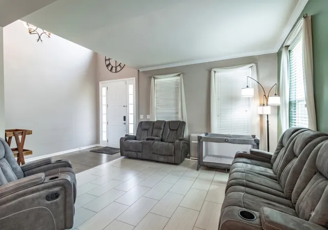 Photo 4 of Single family home for sale at 10727 Mayfield Ln, Huntley, IL 60142 | MLS# 12720207 | Listing updated on 2026-09-07