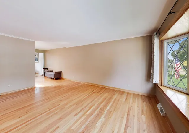 4th image of 1462 Dayton Pl, Des Plaines, IL 60018 | MLS# 12720227