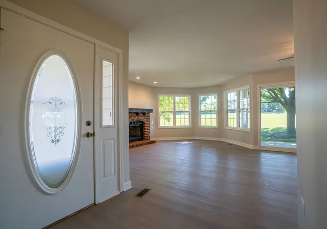 2nd image of 1621 Glengarry Ct #1621, Algonquin, IL 60102 | MLS# 12720271