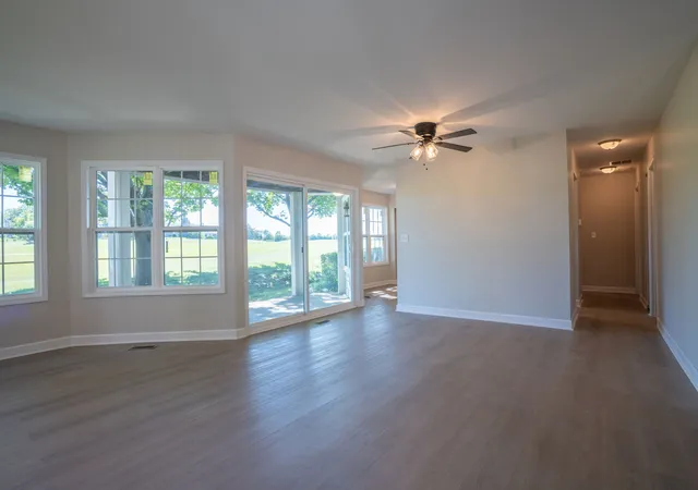 3rd image of 1621 Glengarry Ct, Algonquin, IL 60102