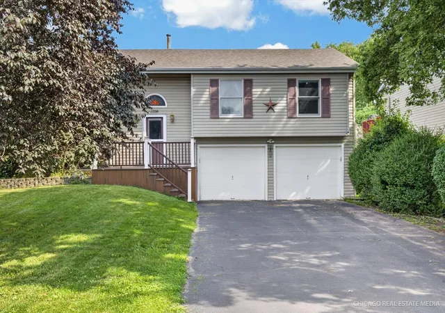 image of 1358 Cottonwood Ln, Crystal Lake, IL 60014 | MLS# 12720304