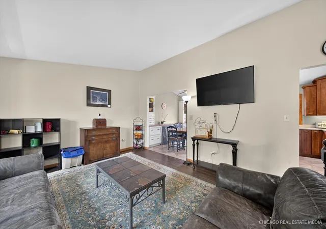 image of 1358 Cottonwood Ln, Crystal Lake, IL 60014 | MLS# 12720304